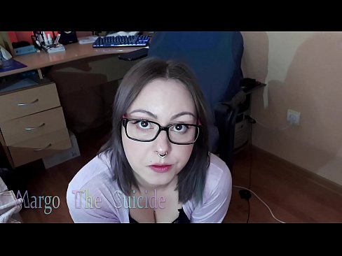 ❤️ Kynþokkafull stelpa með gleraugu sýgur dildó djúpt á myndavélinni ️❌ Klámmyndband á is.porn-list.ru ❌️❤